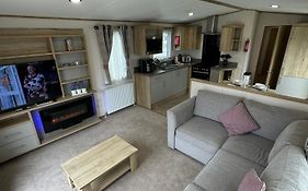 Golden Palm Resort - The Blenheim Retreat - Coastal Caravan Breaks